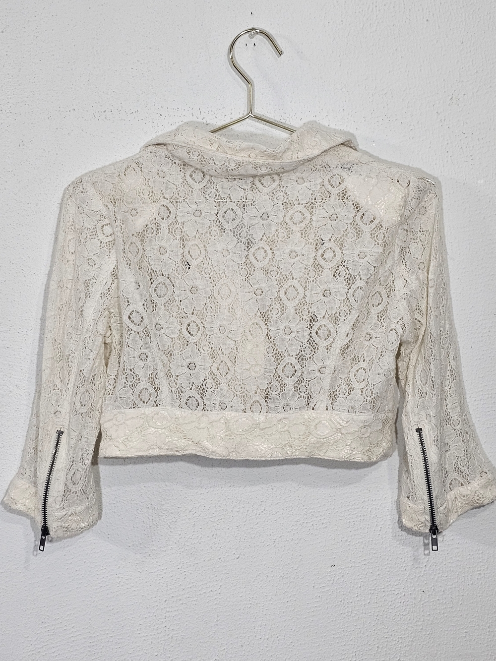 Y2K Dani Ivory Lace Moto Jacket Women's Sz  M Cropped 3/4 Sleeve Biker Boho Chic - Picture 2 of 15